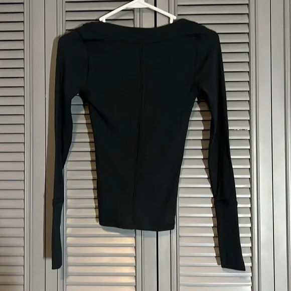 NWT Free People : Black Long Sleeve VNeck - XS - Picture 3 of 8